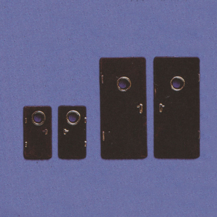 Klick zeigt Details von Tür mit Bullauge, Anschlag links, Kunststoff, schwarz, M 1:100